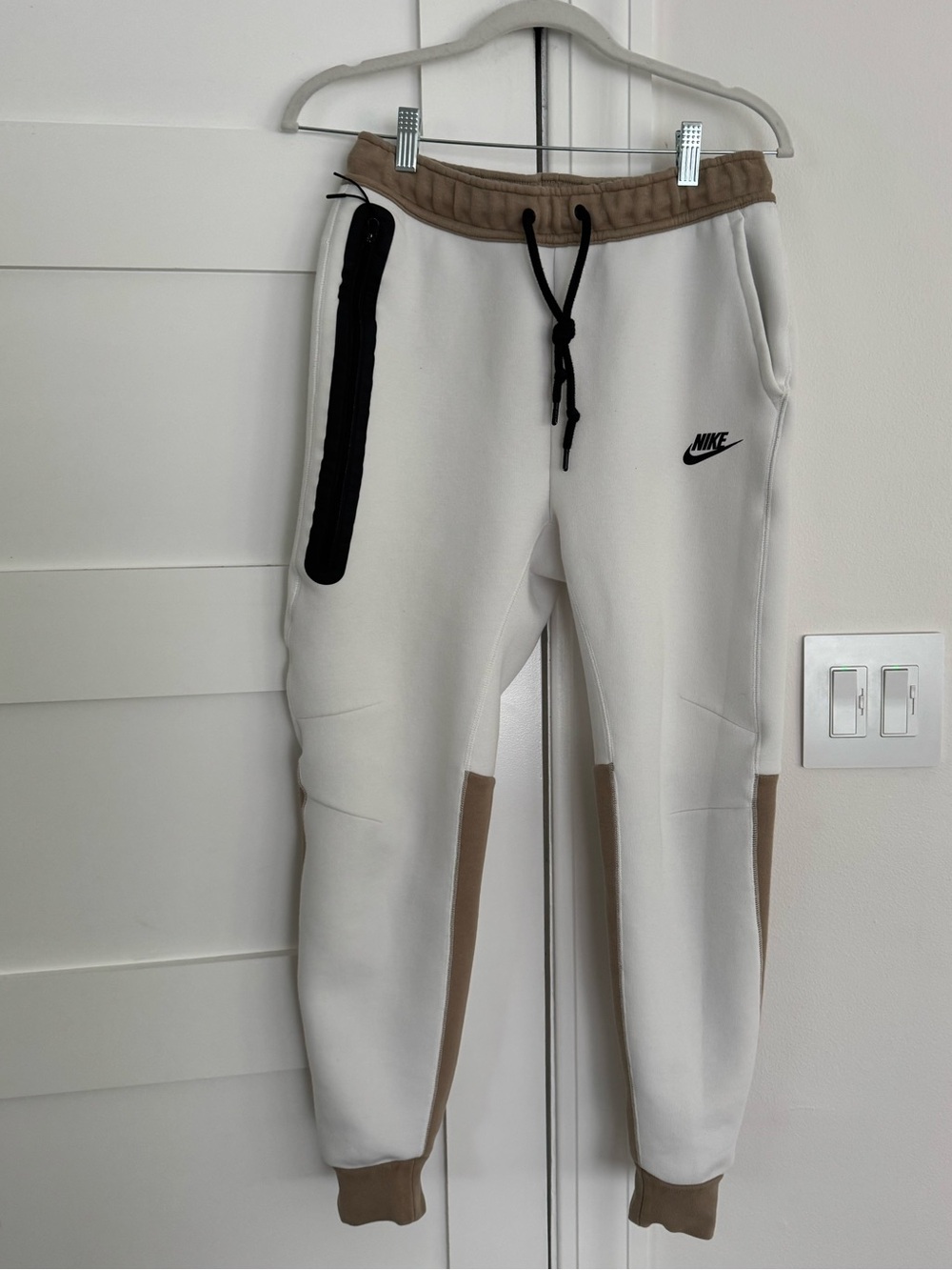 Nike Tech Jogger -   Men Small